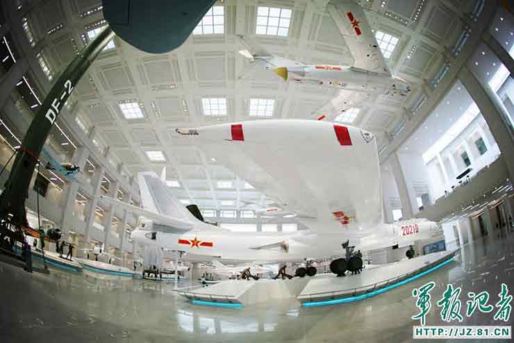 PLA weapons exhibition opens to the public