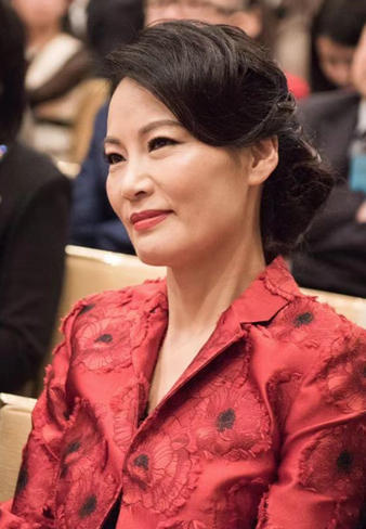 Cherry Huang，a successful serial entrepreneur, an art promoter