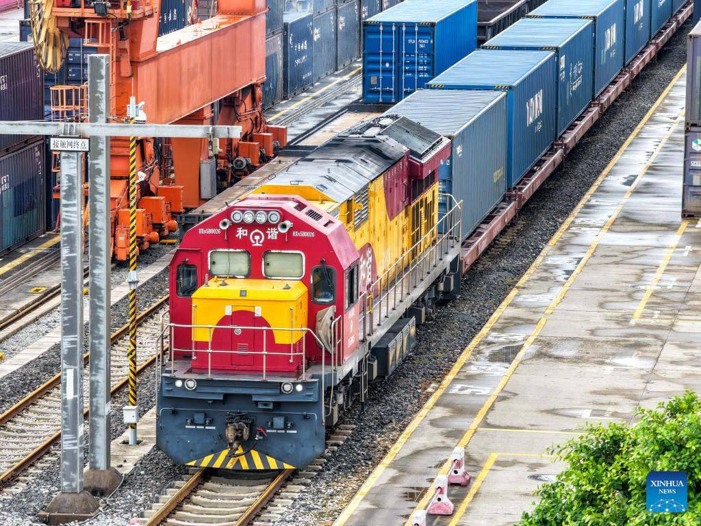 Chongqing sees robust freight train traffic to Central Asia in first 8 months of 2025