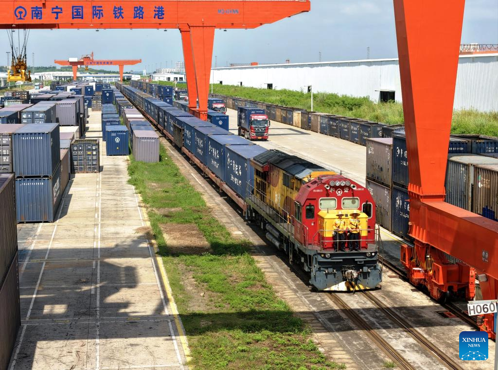Freight trains from Guangxi to Vietnam record year-on-year growth in export volume