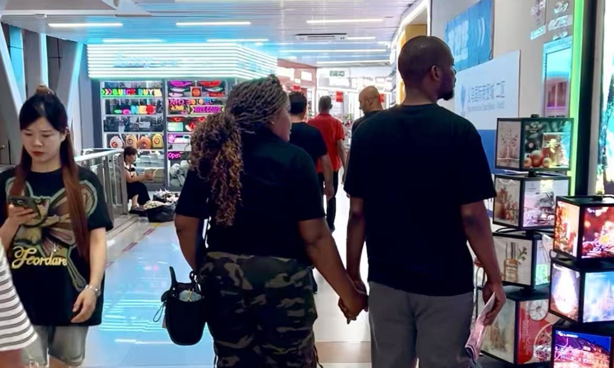 Foreign buyers visit Yiwu International Trade Market in Yiwu, East China's Zhejiang Province, on September 26, 2025. Photo: Zhang Yiyi/GT