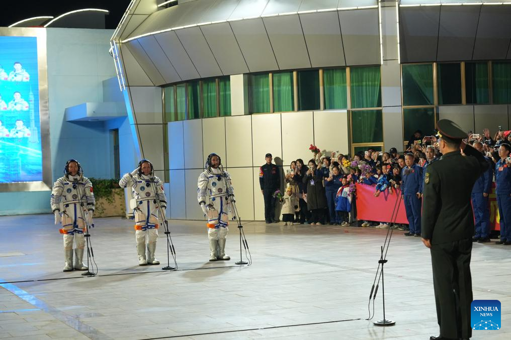 Send-off ceremony held for Chinese astronauts of Shenzhou-21 mission
